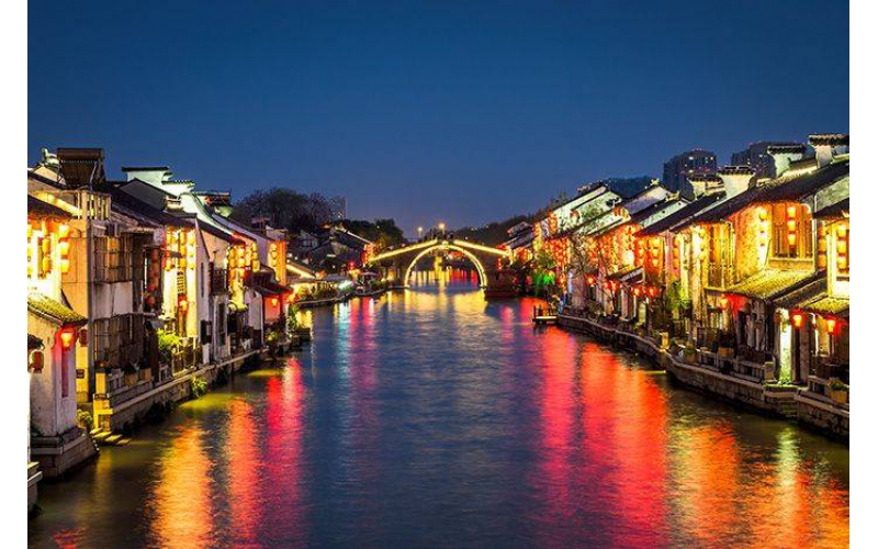 文旅夜游燈光應(yīng)該怎么做才能帶來更多的游客？